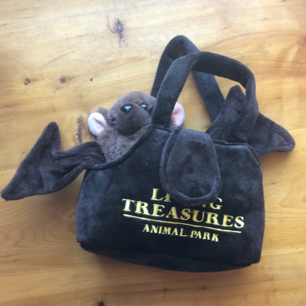 Living Treasures Animal Park purse with Batb
